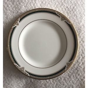 Royal Doulton Forsyth broodbord van 17,7 cm met groene rand en gouden versiering, gemaakt van bone china, NIEUW VTG