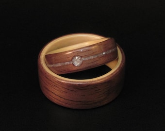 Set nuziale realizzato a mano Anello in legno curvato di noce con interno in acero e intarsio in madreperla