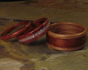 Set da sposa fatto a mano, anello in legno di quercia con intarsi in bubinga e madreperla