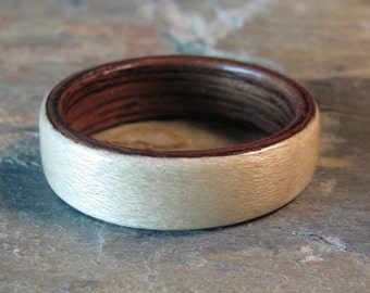 Anello in legno curvato di acero con interno in wengè