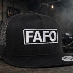Cappellino da camionista FAFO con toppe da motociclista ricamate – Abbigliamento lifestyle, cappellino da uomo e da donna