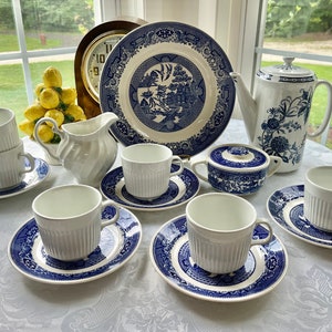 Vintage Blue and White Blue Willow Tea Set, 12 pieces