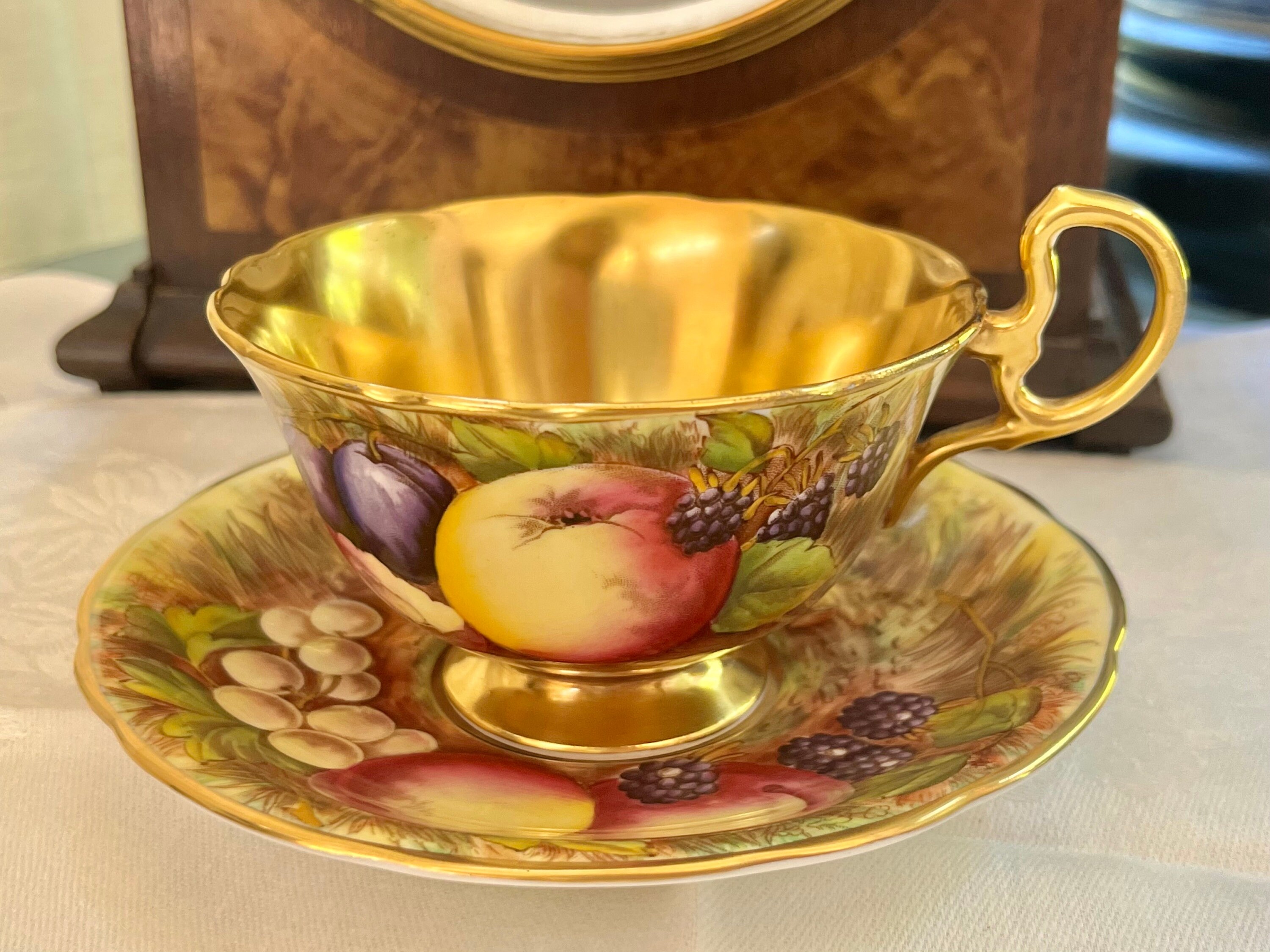 AYNSLEY ゴールド　フォーク Aynsley - Orchard Gold - Footed Serving Bowl (Signed