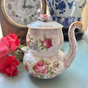 Lovely Lefton Stacking Creamer and Sugar Bowl Set