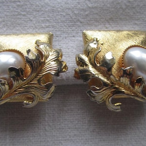 Vintage gold tone oversize faux pearl square clip on earrings
