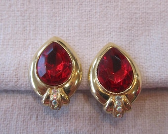 Vintage red rhinestones hearth shape clip on earrings
