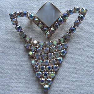 Vintage goudkleurige strass-steentjes en broche met zeeschelpen