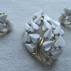 Vintage white plastic leaves Coro signed jewelry set with brooch and screw back earrings