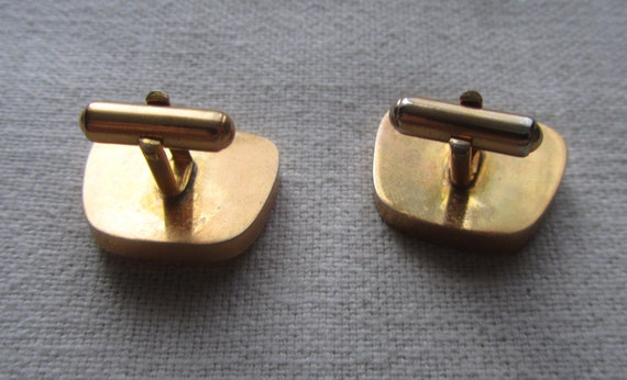 Vintage gold tone rectangular shape cufflinks wit… - image 2