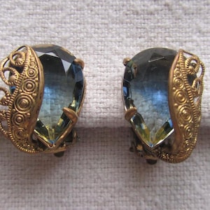Vintage gold tone blue rhinestones filigree clip on earrings