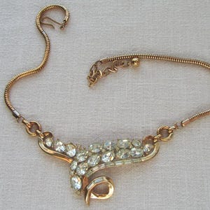 Vintage gold tone rhinestones necklace
