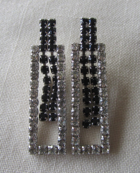 Vintage silver tone rectangular pin earrings with… - image 1