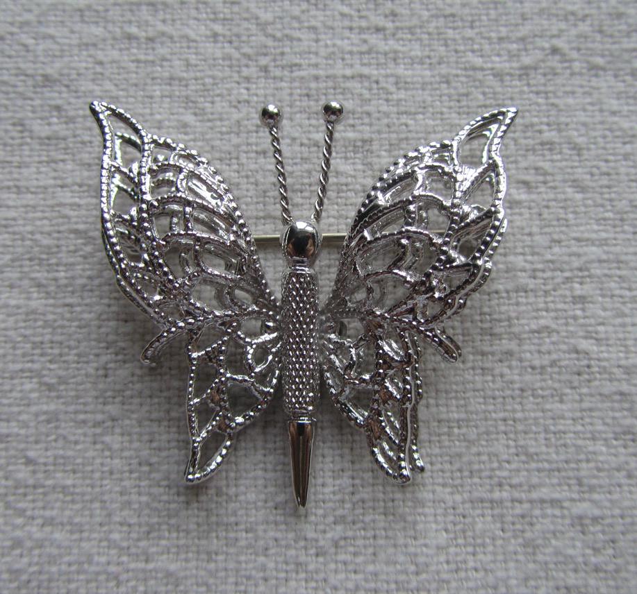 Spilla Animalier Jonette Jewelry Spilla Rinoceronte In Peltro Argento Spilla Animalier Jonette Jewelry Spilla Rinoceronte In Peltro Argento