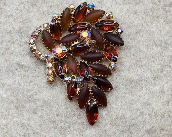 Large Juliana Root Beer, Amber Colored Rhinestone and Cabochon Brooch, Prong Set, Gold Tone Metal, 3” x 2.25”