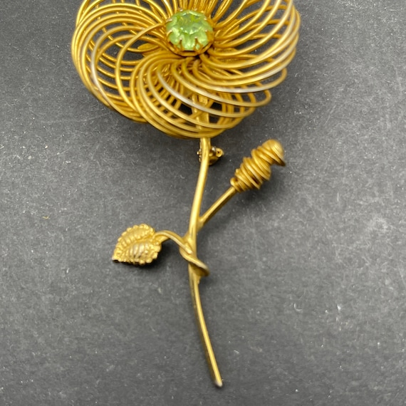Hattie Carnegie Flower Brooch, Gold Tone with Lar… - image 3