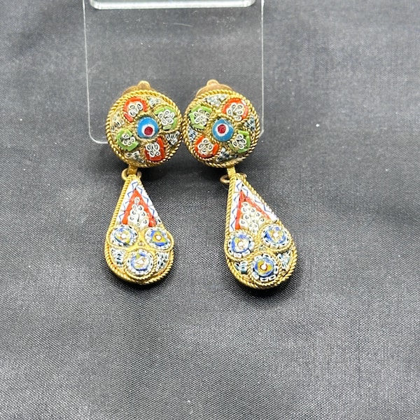 Antike Italienische Micro Mosaik Clip an Ohrringen, Tropfen, goldfarbenes Metall, bunt, 4,5 cm lang, 1,5 cm breit