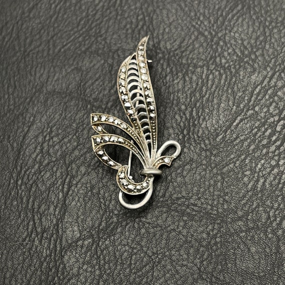 Elegant Sterling Silver, 830, Leaves Brooch, With Marcasites  display picture 1