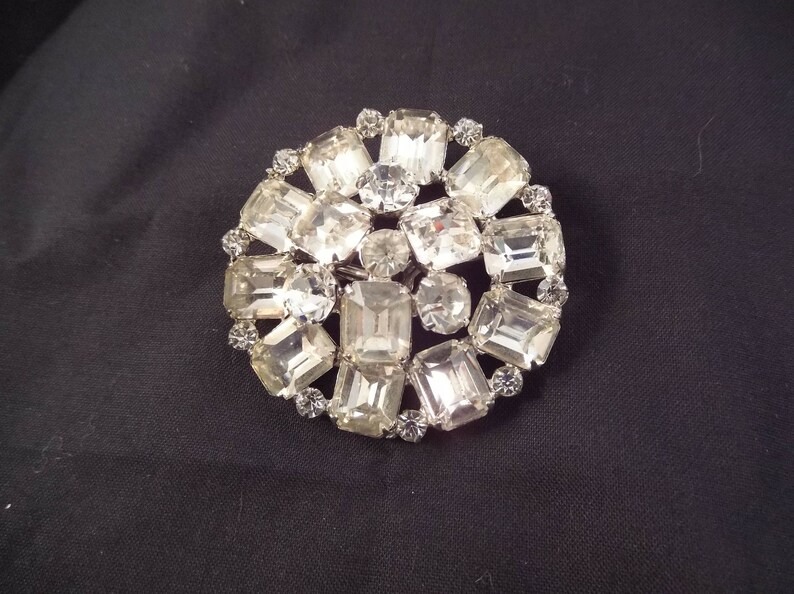 Prong Set in Silver Tone Metal Rounds and Emerald Cut Rhinestone Brooch Large Layered Clear Unsigned