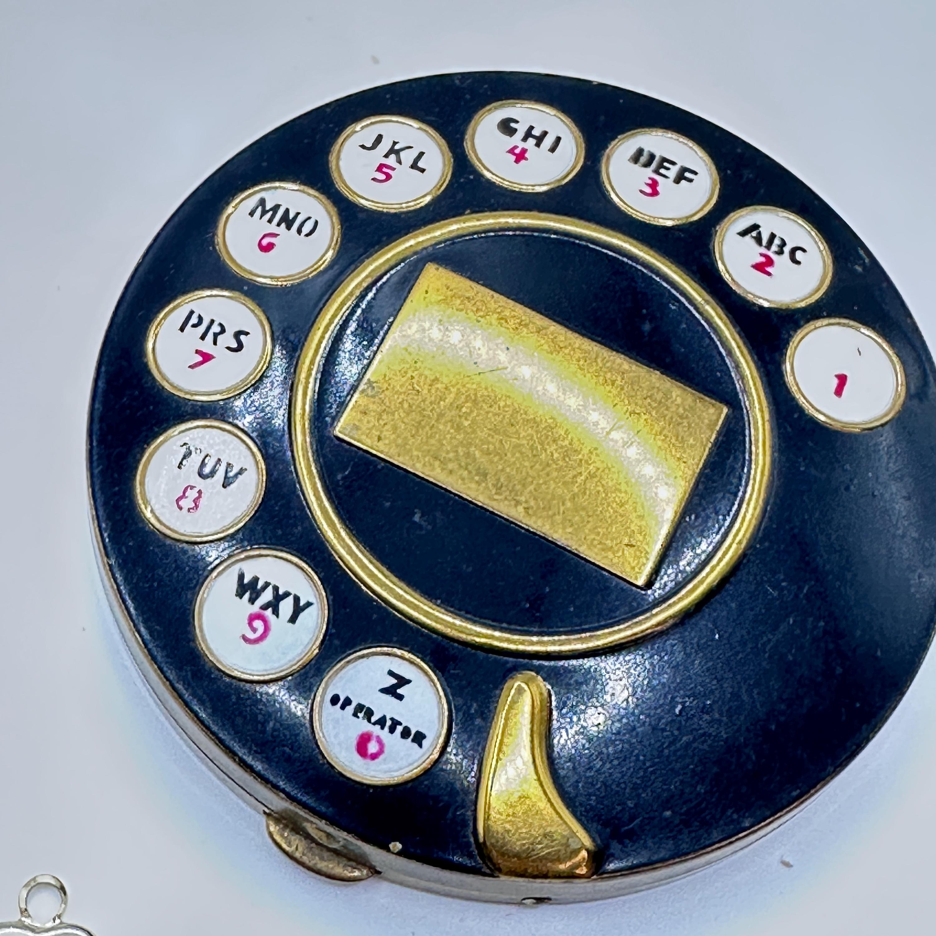 Rare Elsa Schiaparelli Poweder Compact, Paris, 1935, Rotary