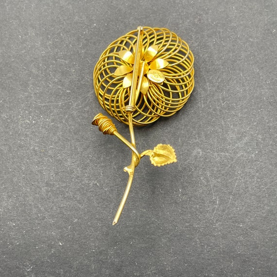 Hattie Carnegie Flower Brooch, Gold Tone with Lar… - image 6
