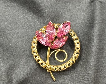 Pink Marquis Rhinestone Flower Set In Gold Tone Detailed Wreath, Unsigned, Line New, 2” x 1 3/8”