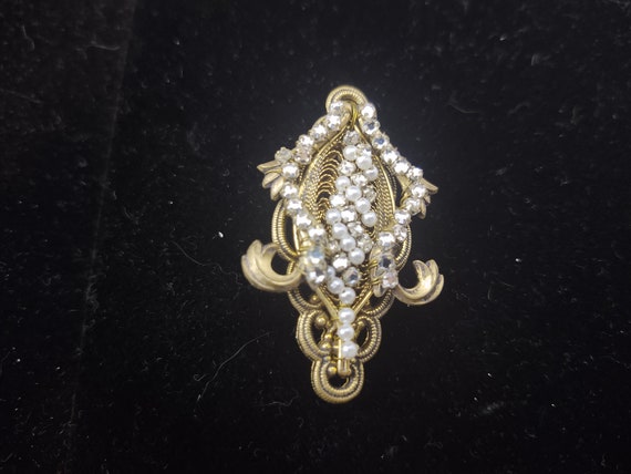 Unsigned Gold Tone Brooch with Sparkling Clear Rh… - image 2