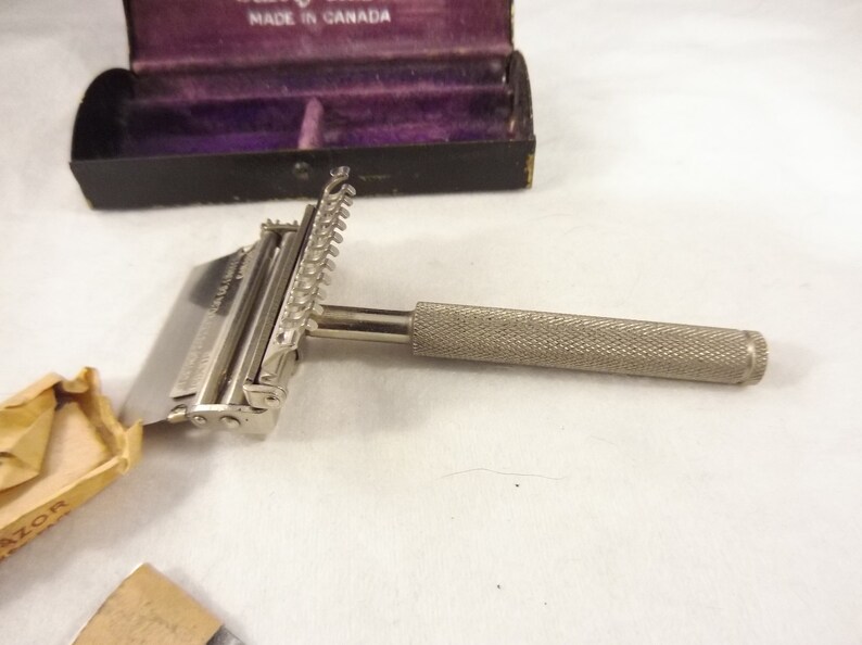 Valet Safety Razor Valet Auto Strop Safety Razor, Made in Canada, Original Box, Blades ...