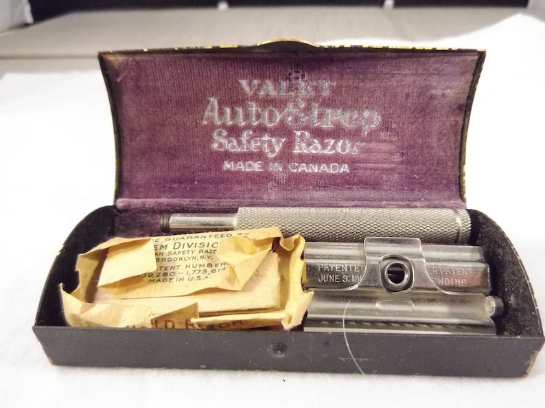 Valet Auto Strop Safety Razor, Made in Canada, Original Box, Bla Valet Auto Strop Safety Razor, Made in Canada, Original Box, Bla