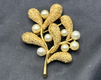 Crown Trifari Gold Tone Sycamore Tree Spinners, Faux Pearl Brooch, 2” x 1.5”