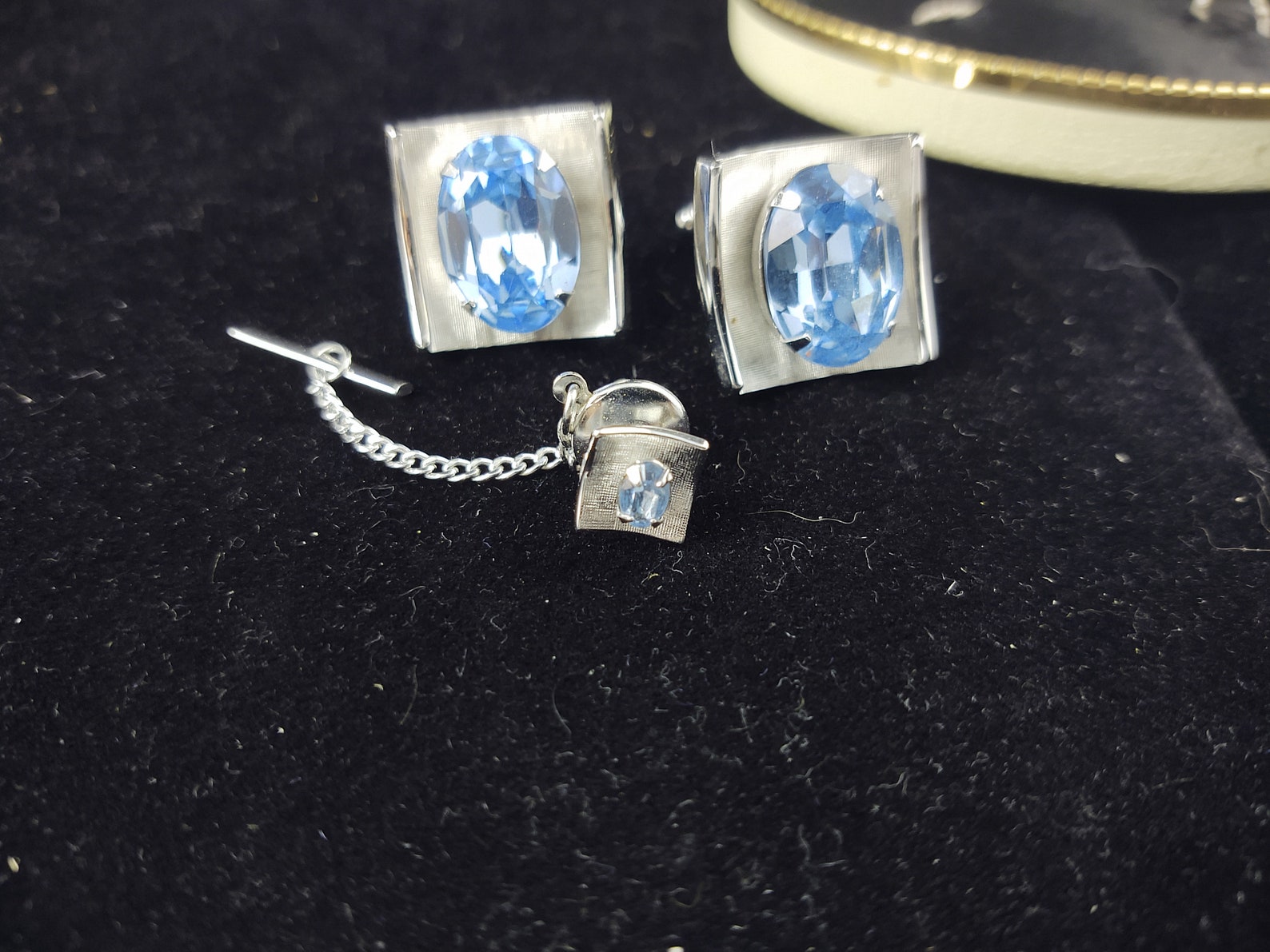 cuff links and tie pin