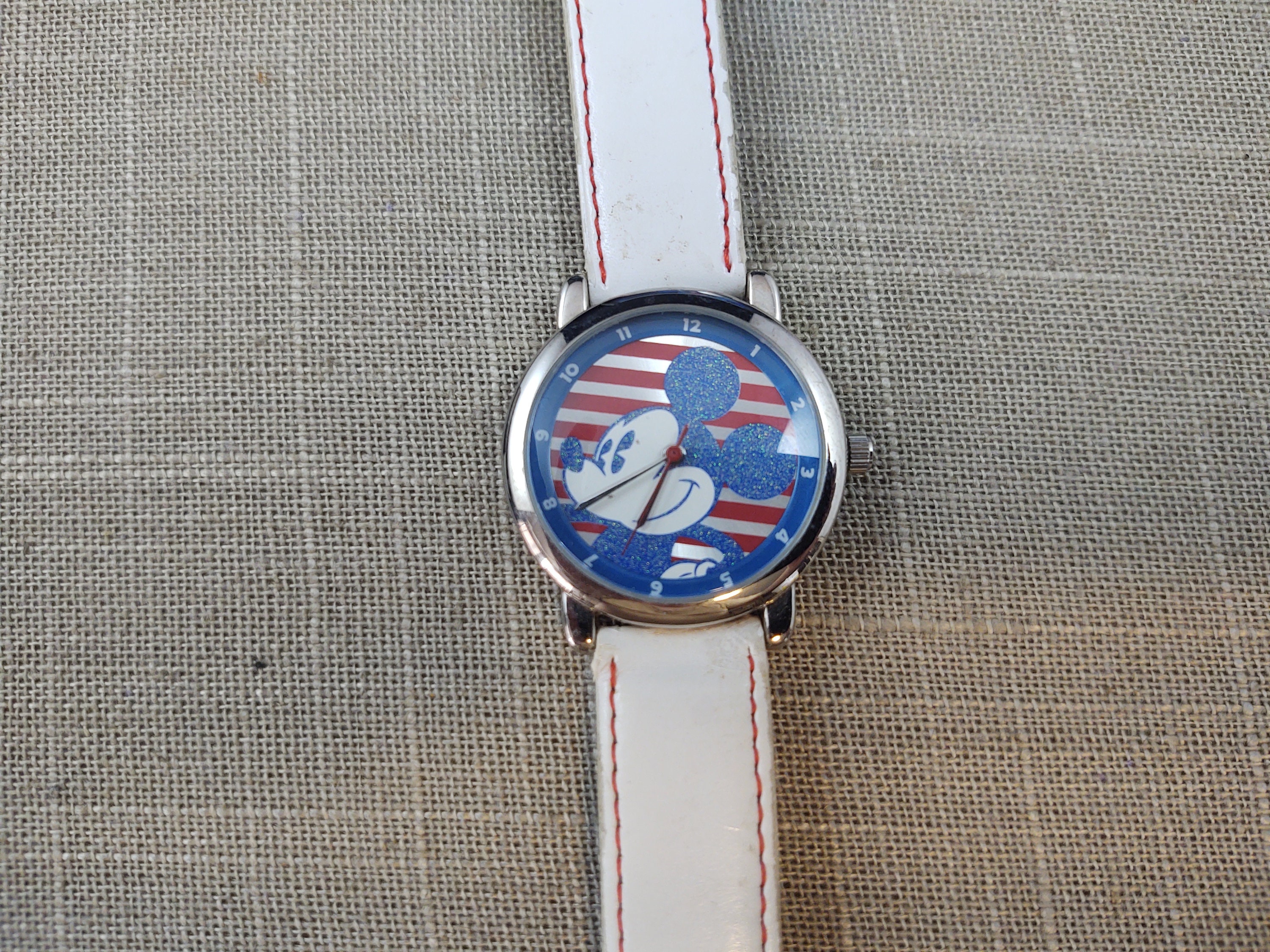 Vintage Seiko Watch with Red Strap Disney Mickey Mouse New! Vintage 1987 Disney Seiko Mickey Mouse Watch! 60th  main image 2