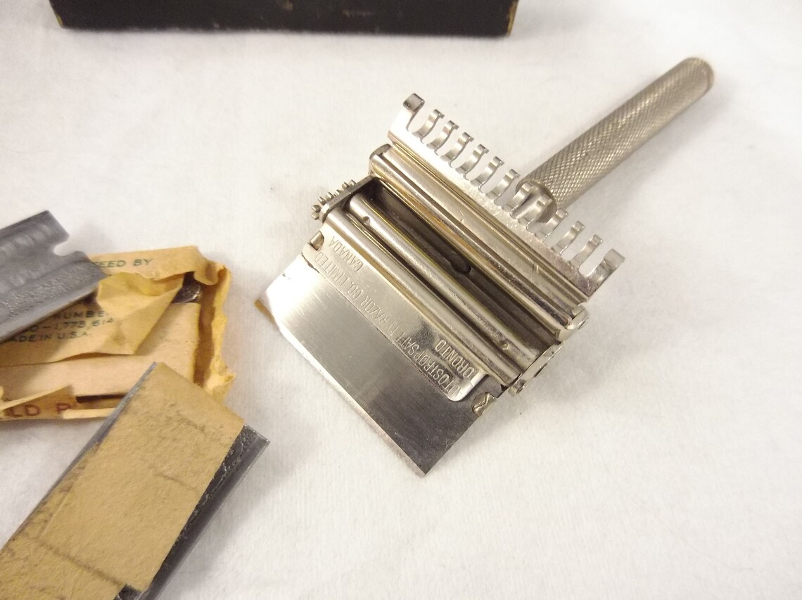 Valet Safety Razor Valet Auto Strop Safety Razor, Made in Canada, Original Box, Blades ...