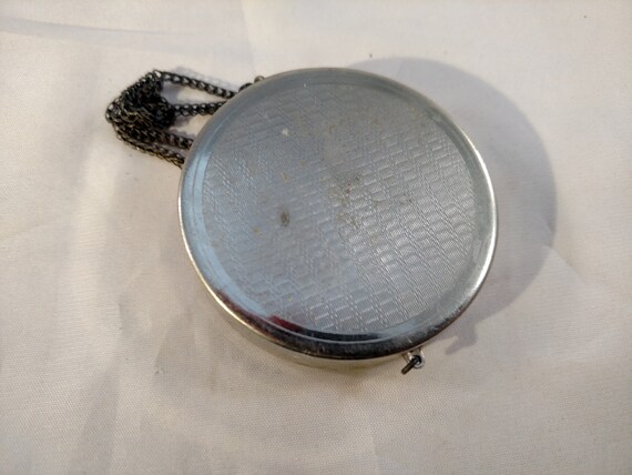 Unsigned Silver Tone Etched Dance Compact on Chai… - image 2