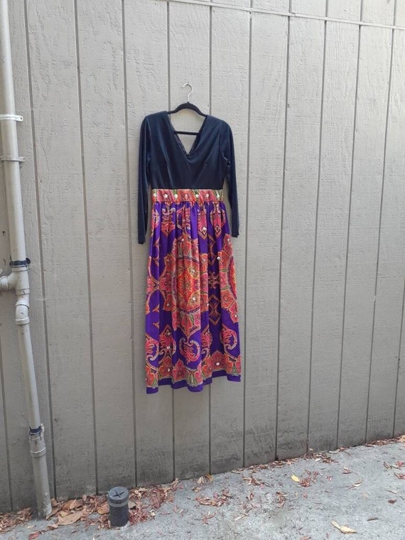 Vtg Hippie Maxi Dress / 1970s / Mandela Design / … - image 1