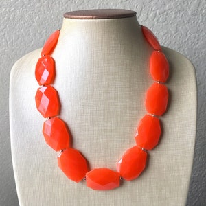 Orange Einzelstrang große Perlen Statement Kette, orange Schmuck, orange Perlenkette, orange Brautjungfer Halskette Schmuck