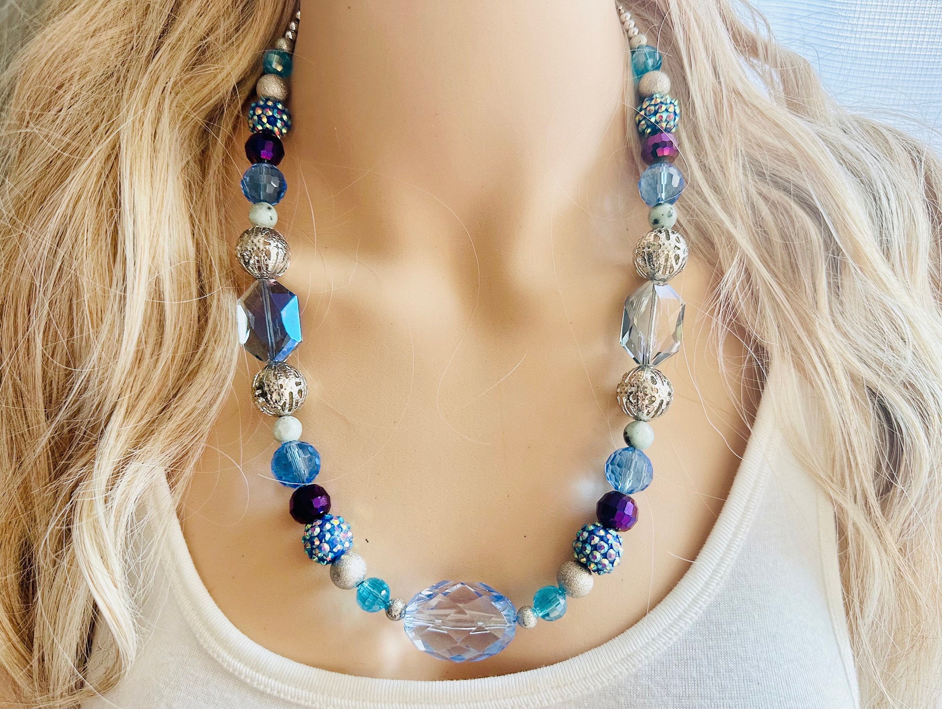 Very voluminous blue necklace discount