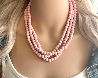 Collar llamativo de 3 hebras en color rosa ruborizado, joyería gruesa con cuentas rosas, joyería de madera pintada en rosa ruborizado, babero grueso, ligero, para bebé.
