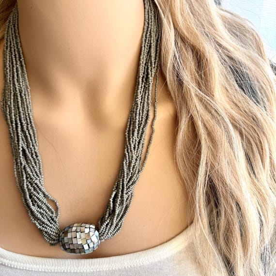 Vintage Silver Shell Chunky Statement Necklace Be… - image 8