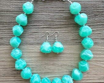 Geometric Single Strand Funky Mint Green Statement Necklace & Earrings, Green jewelry, mint green bib chunky necklace, light green necklace