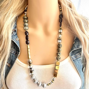 Vintage lange ketting met zwarte en metallic kralen, goudglanzende statementketting met kralen voor elke dag harslagen enkele streng zilver goudbruin