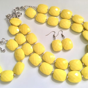 Sunny Yellow Statement jewelry set, Chunky Beaded Necklace, yellow Jewelry, bright colorful Necklace, yellow beaded necklace, yellow earring