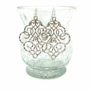 Pendientes de filigrana, pendientes colgantes de plata BRILLANTE, pendientes de filigrana de metal, joyas de filigrana, pendientes de encaje recortado de joyería de plata, colgante de plata