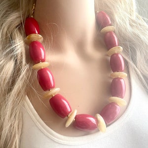Red & Tan Vintage Statement necklace, chunky vintage jewelry, gold colorful  beaded jewelry, chunky geometric pendant jewelry red barrel