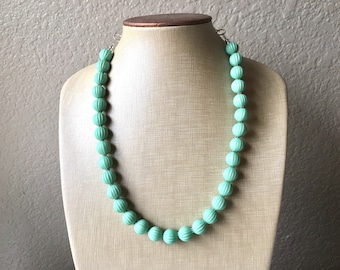 Mint statement ketting, dikke ketting met enkele streng, mintgroene sieraden, lentesieraden, groene ketting, mintgroene kralenketting