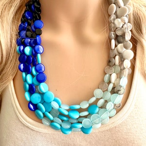 Collar de declaración Blue Blizzard Ombré, collar de babero grueso, collar turquesa de joyería con cuentas, 5 hebras gris blanco negro agua azul bebé