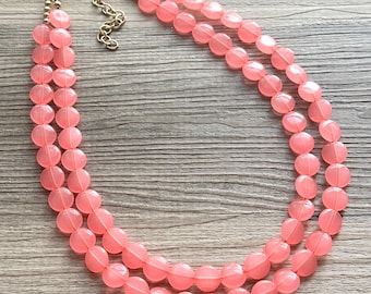 Aber ein Traum Statement Halskette, Coral Pink klobige bib Perlenschmuck, Farbblock Hochzeit Brautjungfer Acryl bib 2 Strang Gold Silber