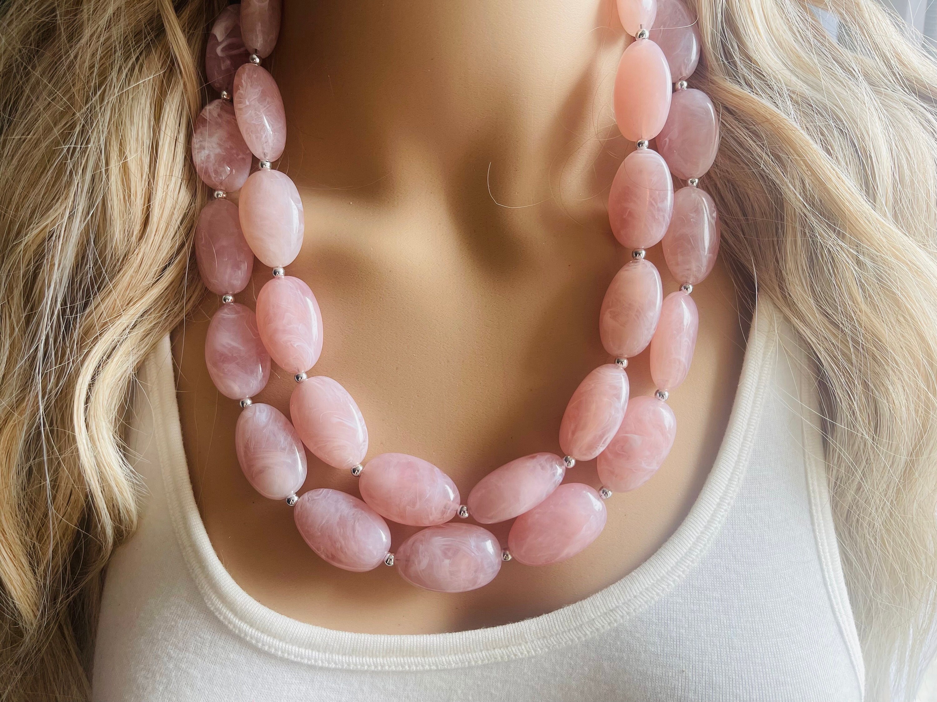 ブレスレット LESS IS MORE baby pink bead necklace Long Beaded Necklace - Light Pink
