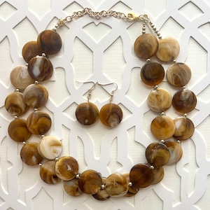 Collar llamativo neutro, Joyería con cuentas gruesas, Collar café marrón y crema grueso, Collar con cuentas de bloque de color, Bronceado de joyería con cuentas