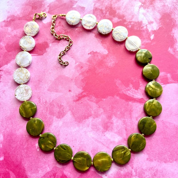 Olive Green Metallic Single Strand Beaded Statement Necklace  display picture 1
