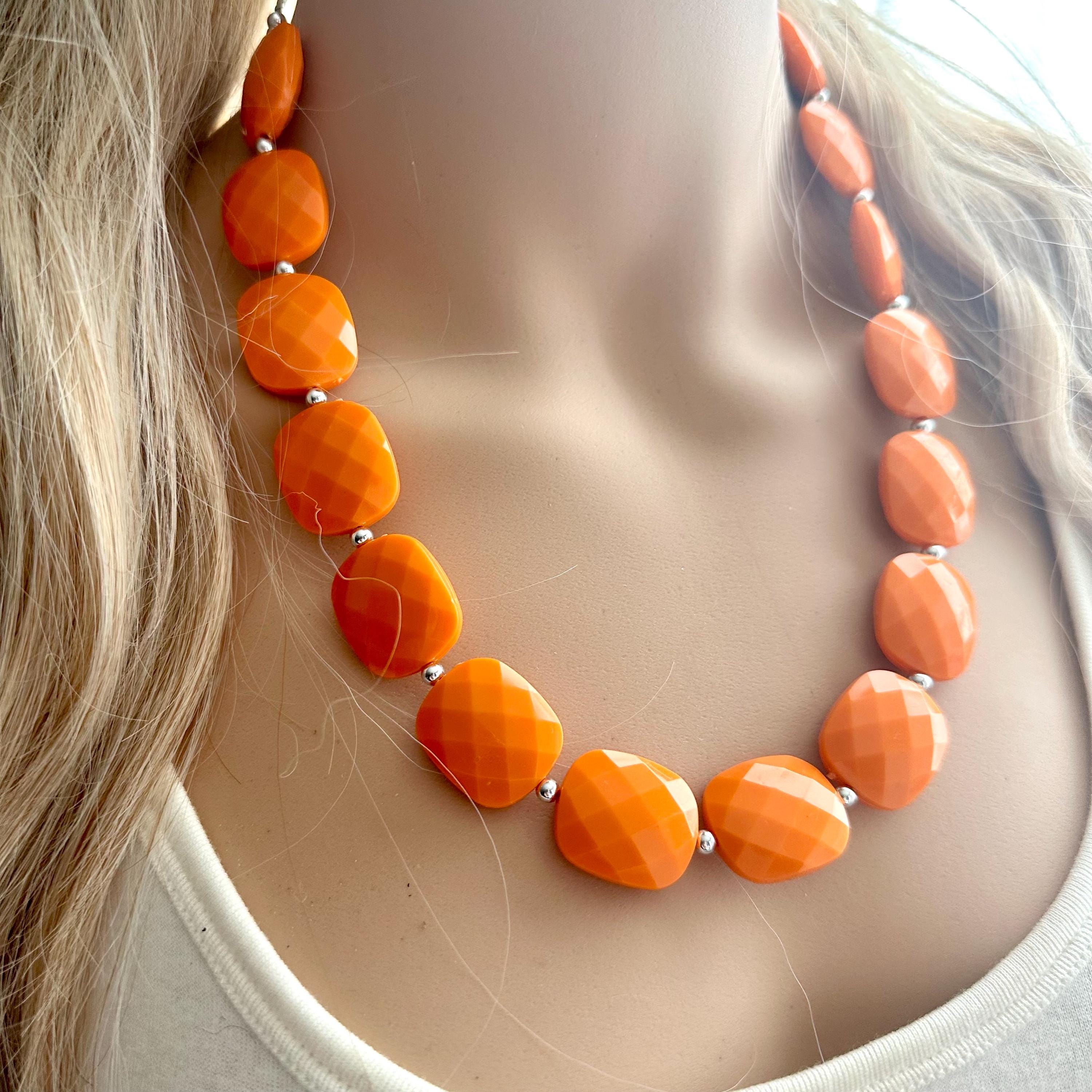 Grand Collier Suspendu En Bronze Fait Main Avec Perles Orangées, Création Unique